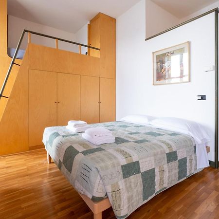 La Casa Di Anna Διαμέρισμα Βαρένα Εξωτερικό φωτογραφία